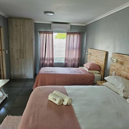 Northern Vine Guesthouse B&B Self-Catering ブラッケンフェル エクステリア 写真