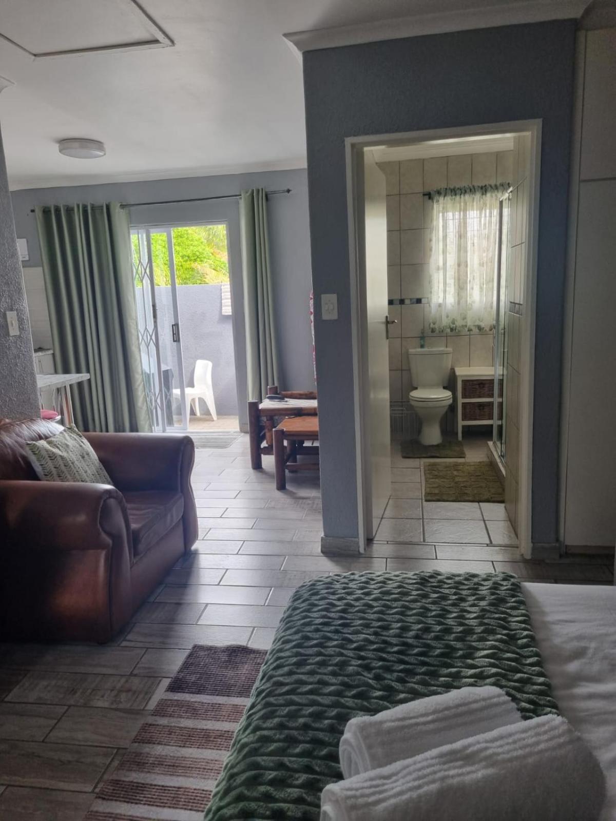 Northern Vine Guesthouse B&B Self-Catering ブラッケンフェル エクステリア 写真