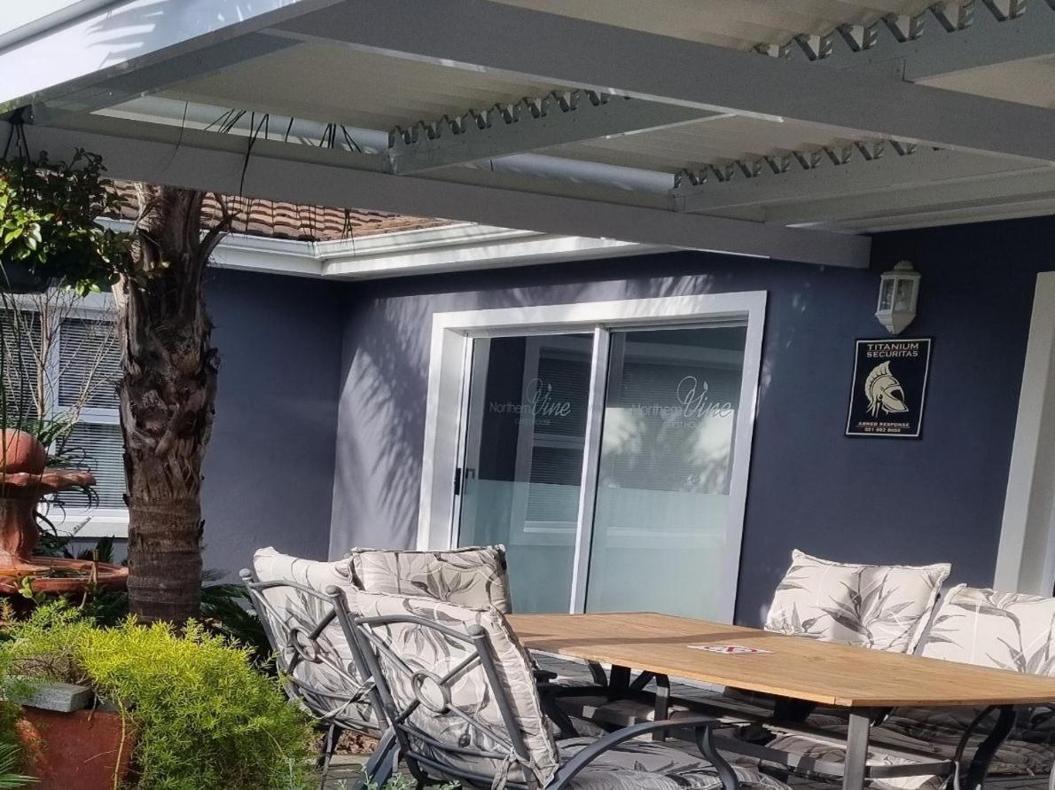 Northern Vine Guesthouse B&B Self-Catering ブラッケンフェル エクステリア 写真