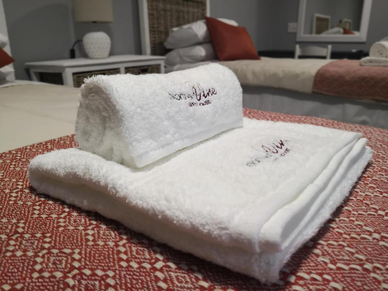 Northern Vine Guesthouse B&B Self-Catering ブラッケンフェル エクステリア 写真