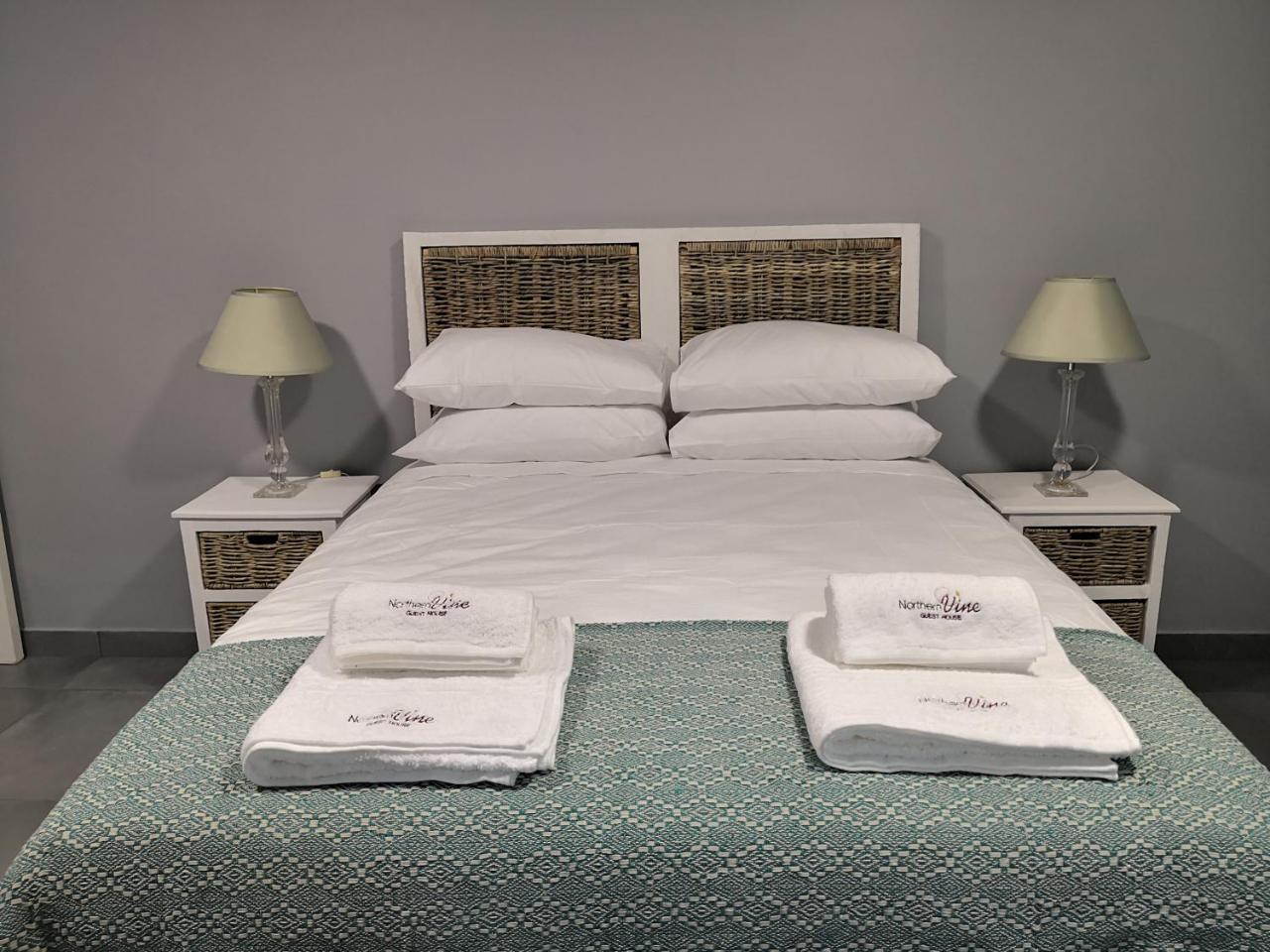 Northern Vine Guesthouse B&B Self-Catering ブラッケンフェル エクステリア 写真