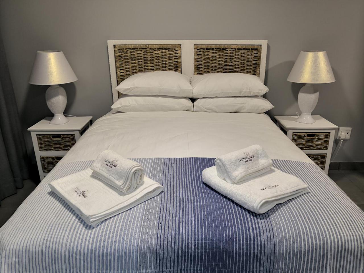 Northern Vine Guesthouse B&B Self-Catering ブラッケンフェル エクステリア 写真